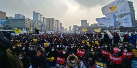 15일 오후 광화문 광장에서 6000여명의 지역아동센터 관계자 및 지지자들이 모여 집회.