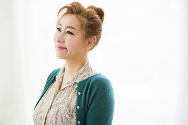 희원극단의 대표이자 배우인 김나윤 대표